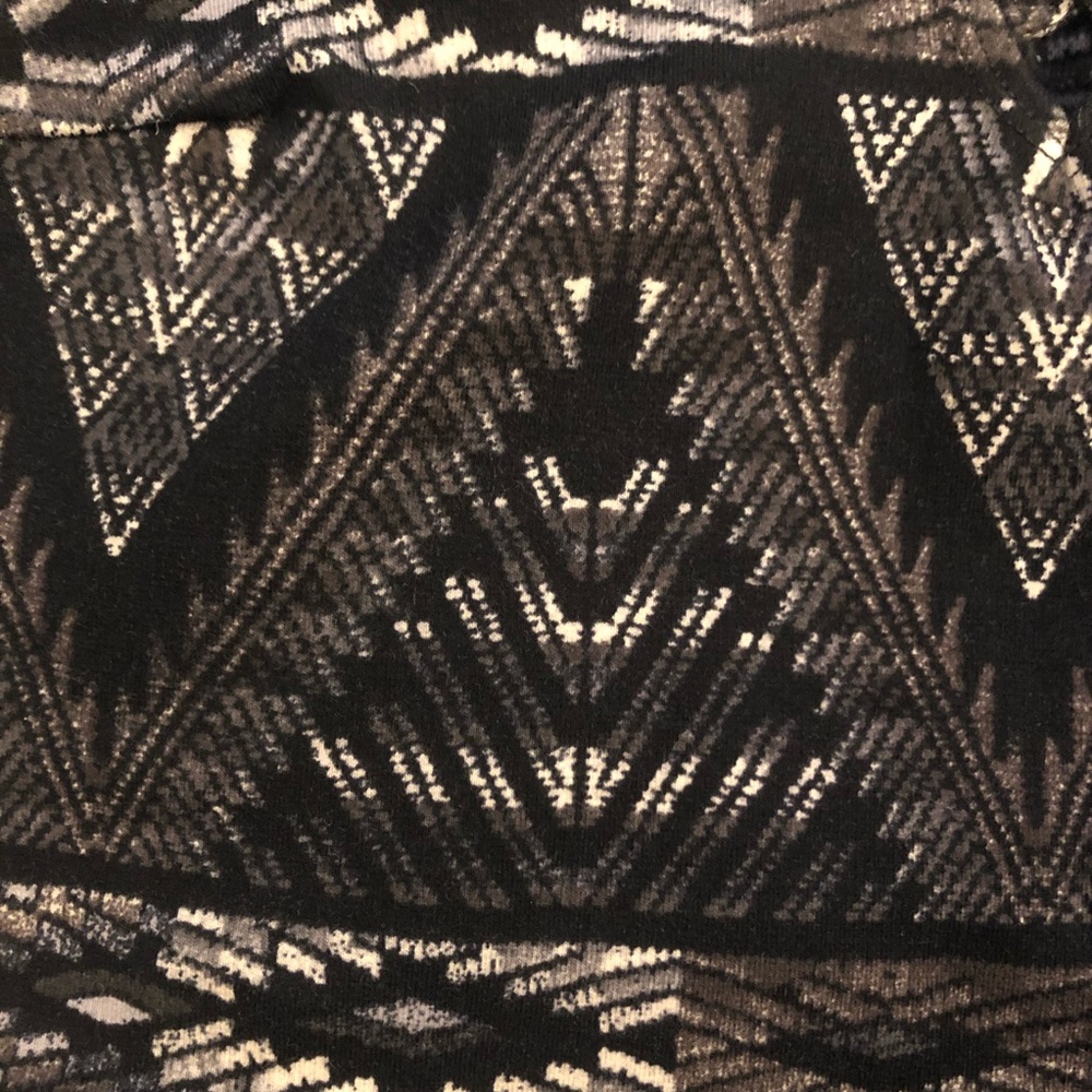 HOLLISTER Tribal Crop Top - Picture 4 of 9